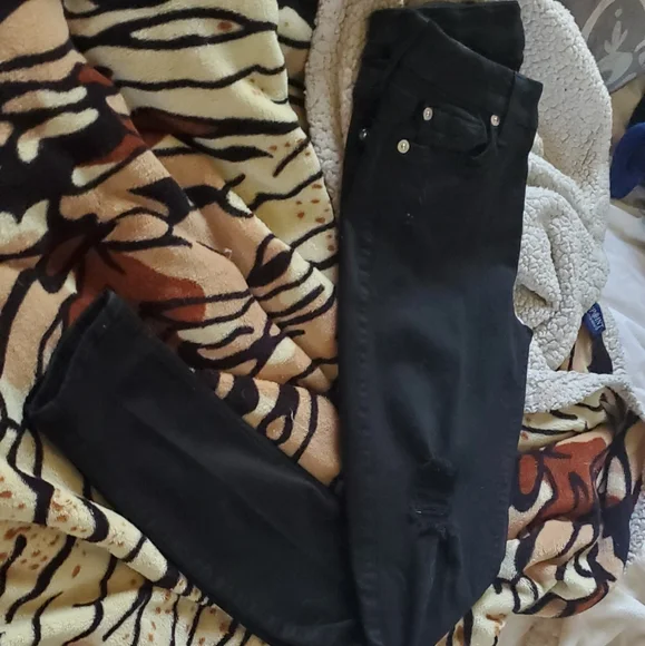 7 for All Mankind B Air Ankle Skinny Jeans - Picture 4 of 11